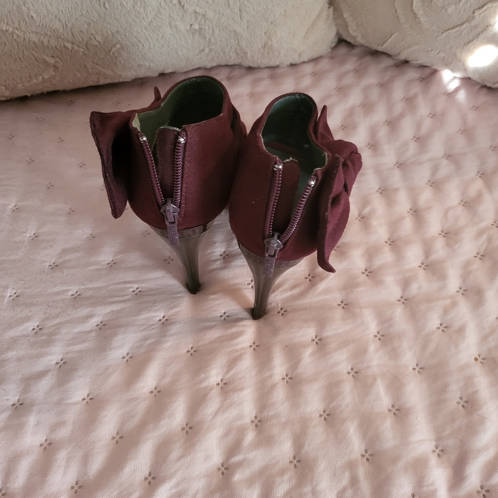 Shoes - Picture 2 of 3